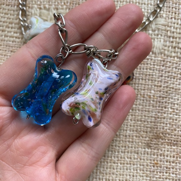 Bone Glass necklace - Picture 2 of 5